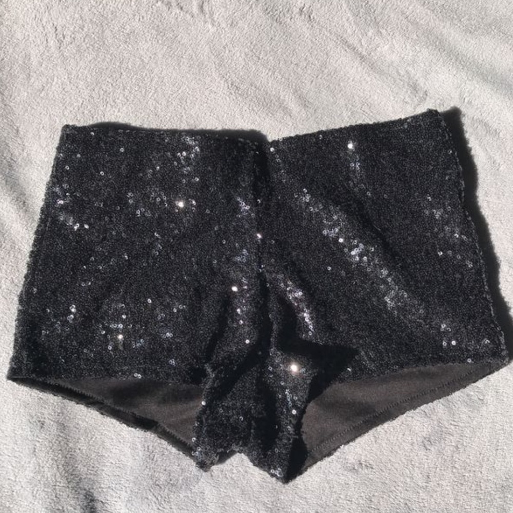 Material Girl: shorts